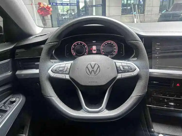 Volkswagen Passat 2025