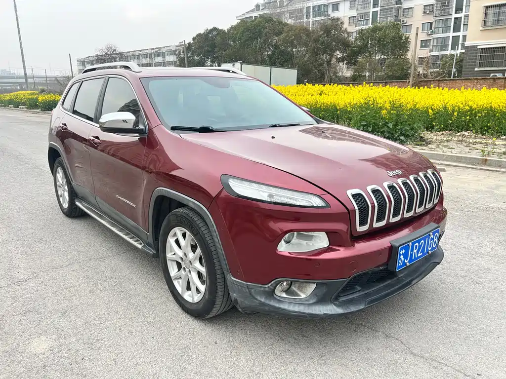 Jeep Cherokee 2016 — фото 3