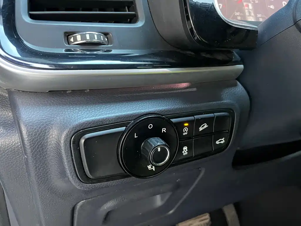 GAC Motor Trumpchi M8 2022 — фото 12