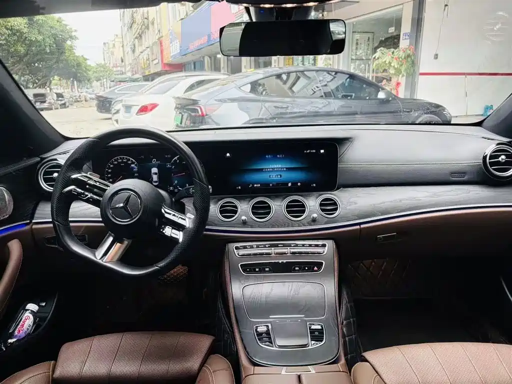 Mercedes-Benz E-Class 2023 — фото 4