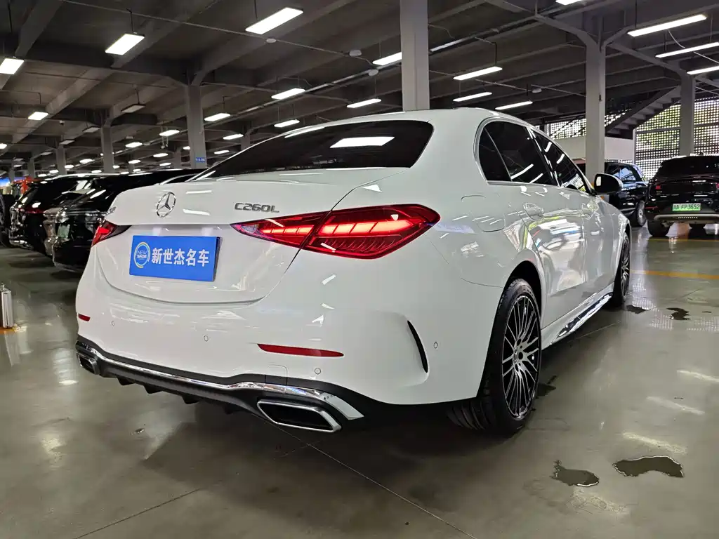Mercedes-Benz C-Class 2024 — фото 11