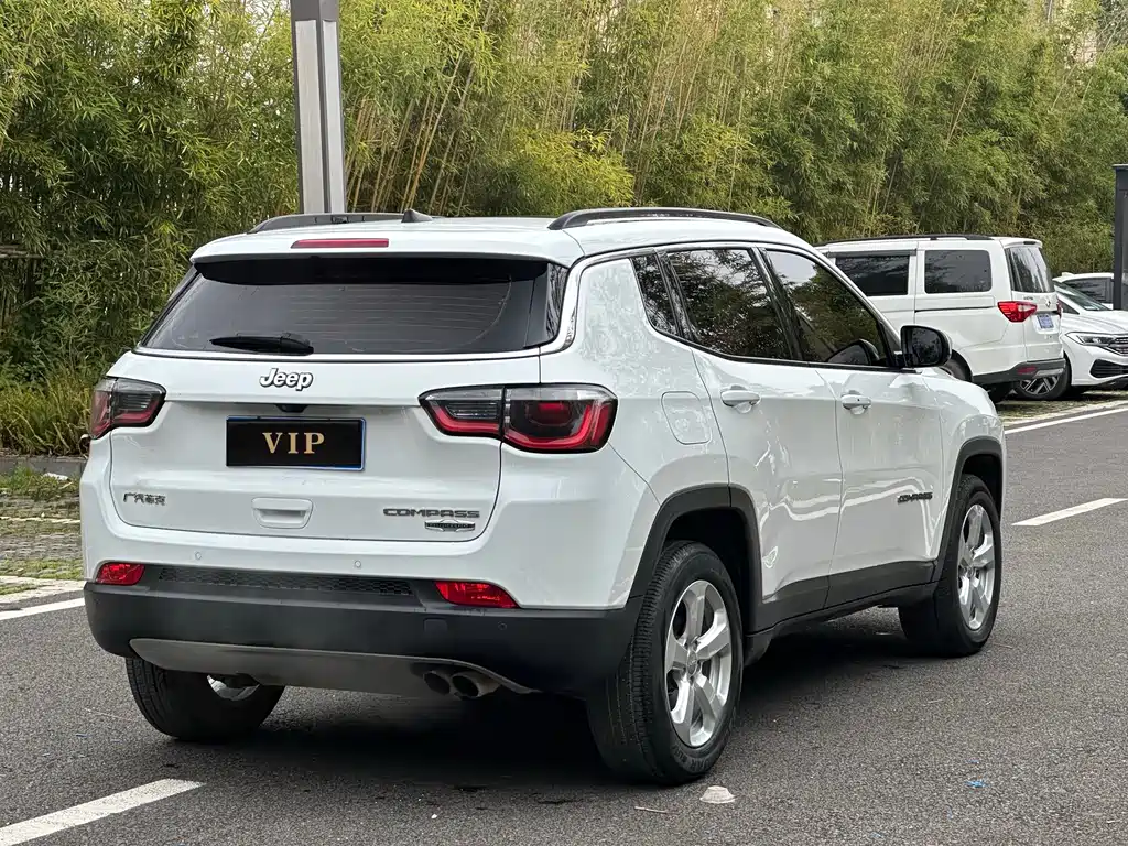 Jeep Compass 2017 — фото 4