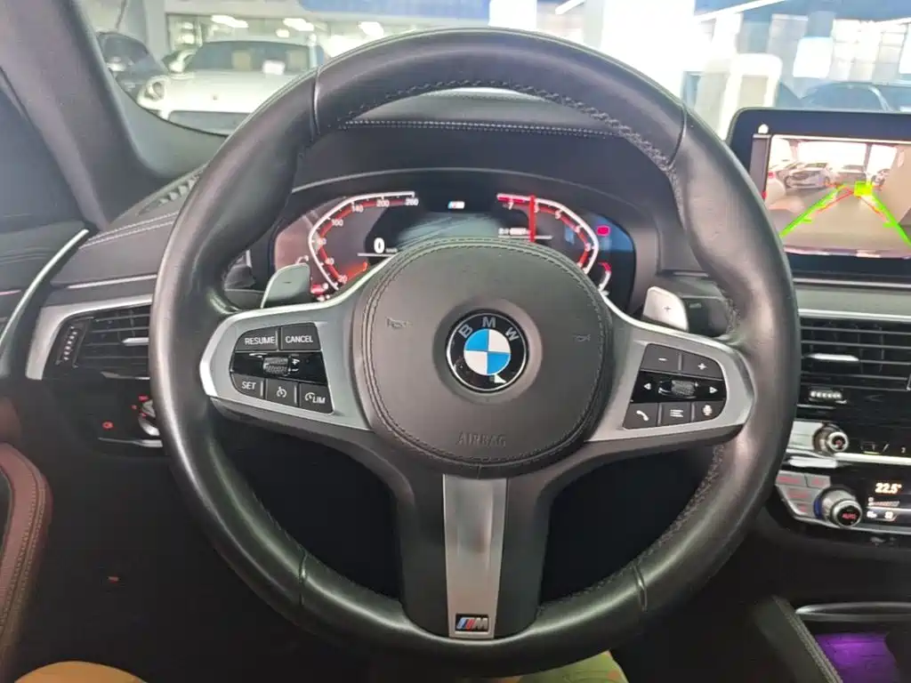BMW 5 Series 2022 — фото 11