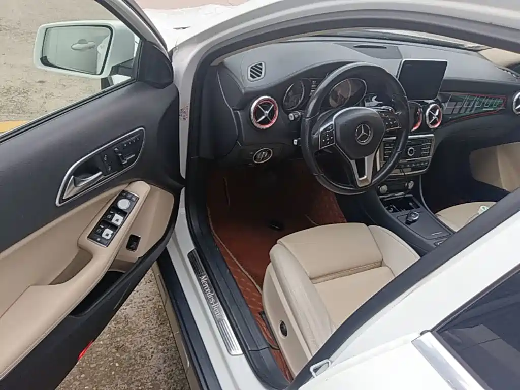 Mercedes-Benz GLA 2017 — фото 16