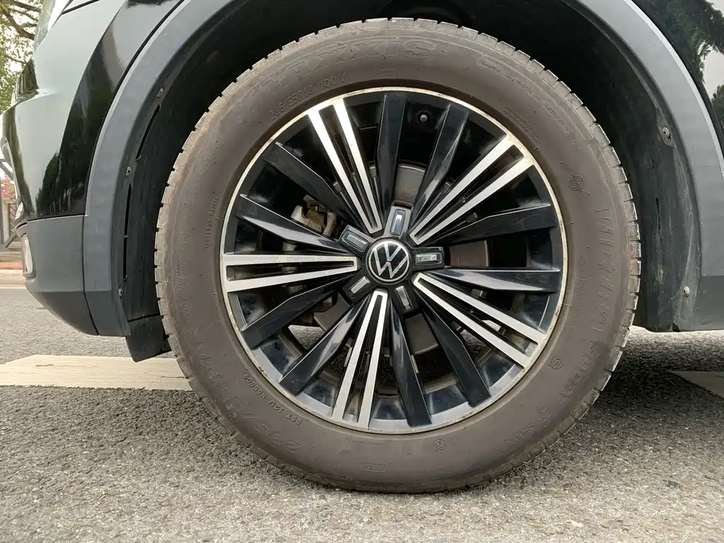 Volkswagen Tiguan L 2021 — фото 10
