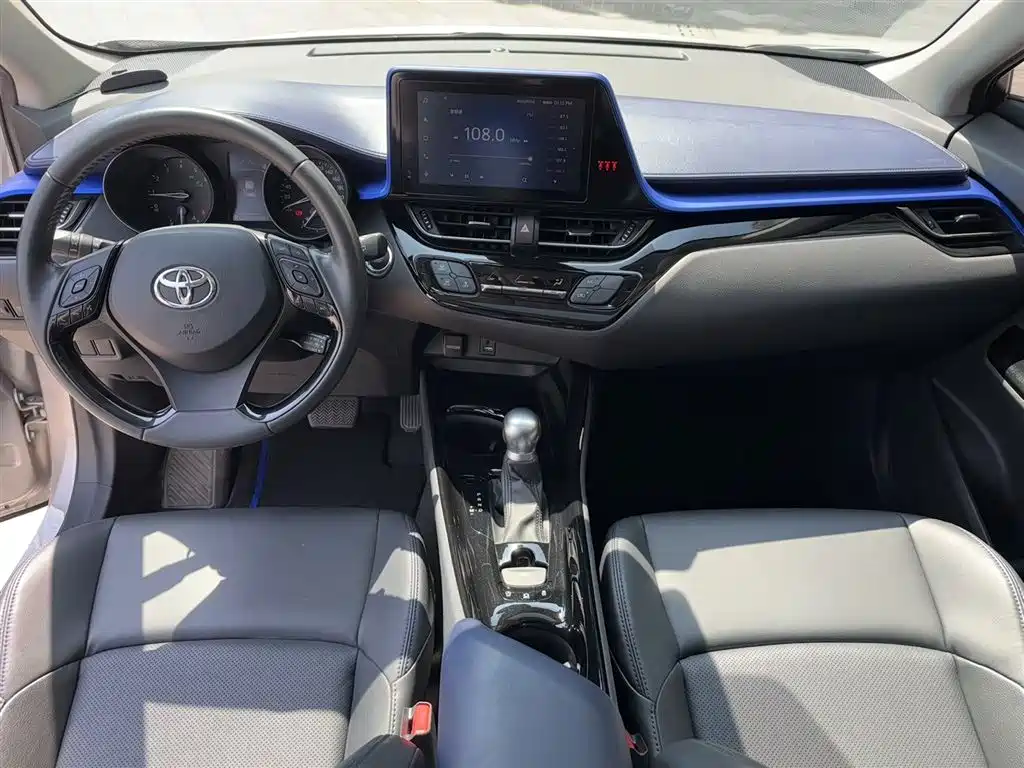 Toyota C-HR 2022 — фото 8