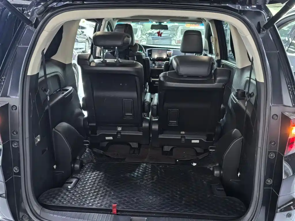 Honda Odyssey 2016 — фото 11