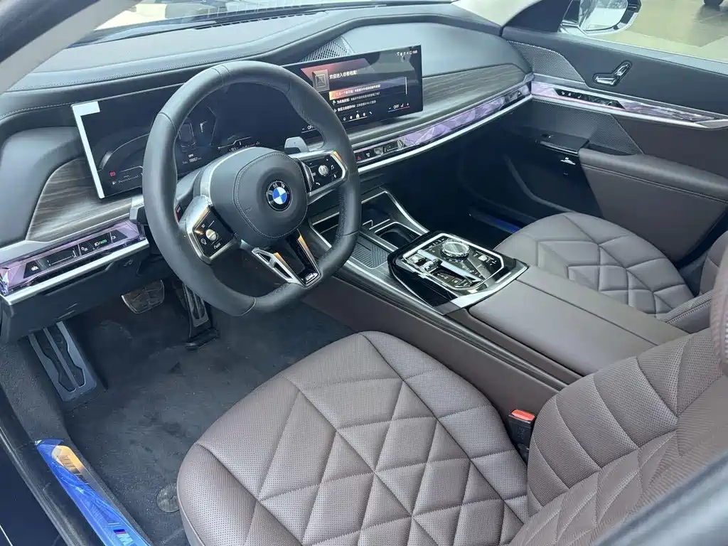 BMW 7 Series 2025 — фото 12