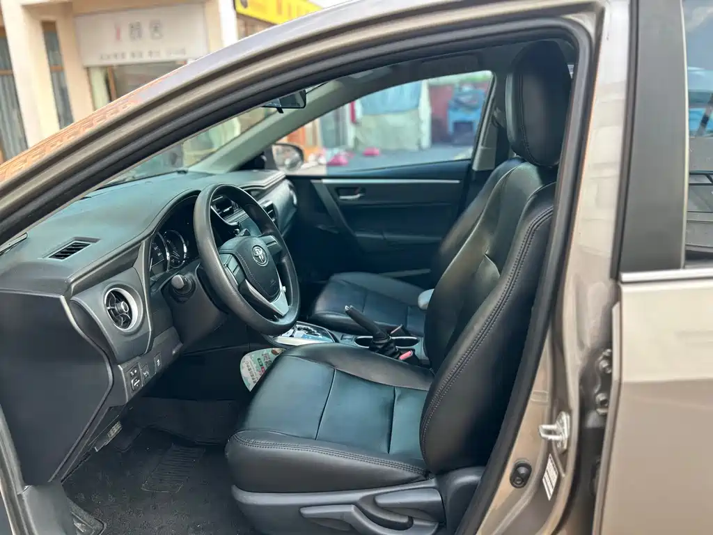 Toyota Corolla 2018 — фото 11