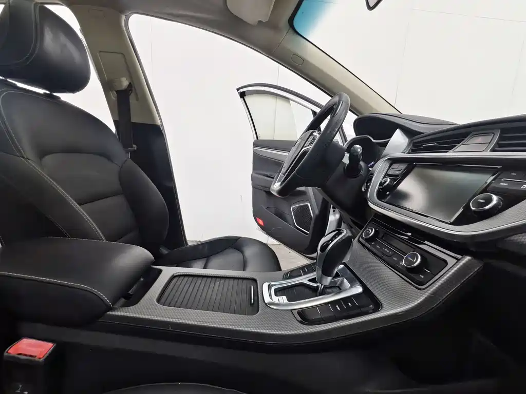 Geely Emgrand GS 2017 — фото 15