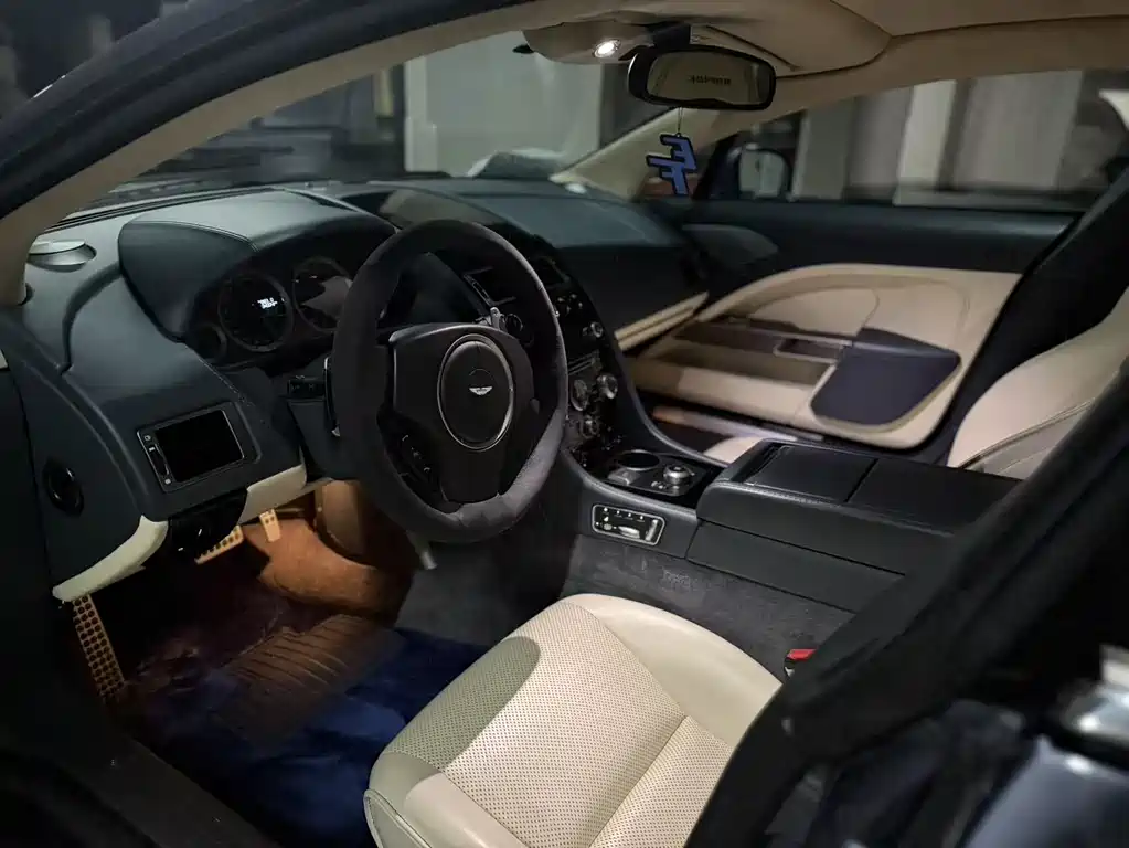 Aston Martin Rapide 2012 — фото 11