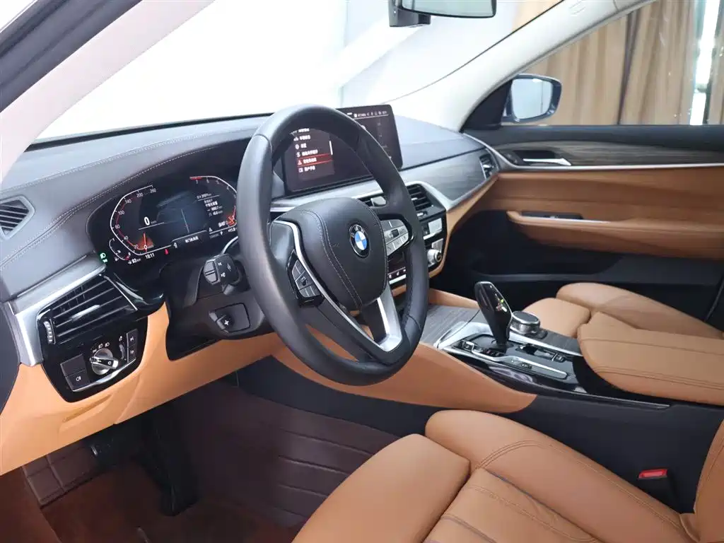 BMW 6 Series GT 2023 — фото 11