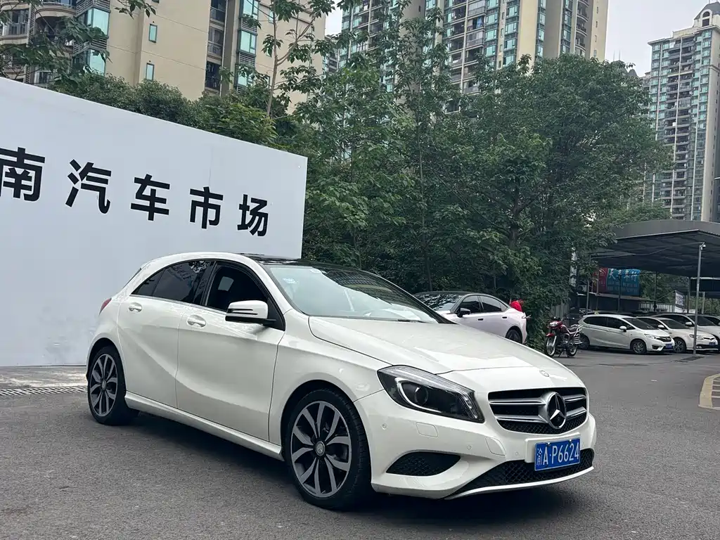 Mercedes-Benz A-Class 2015 — фото 3