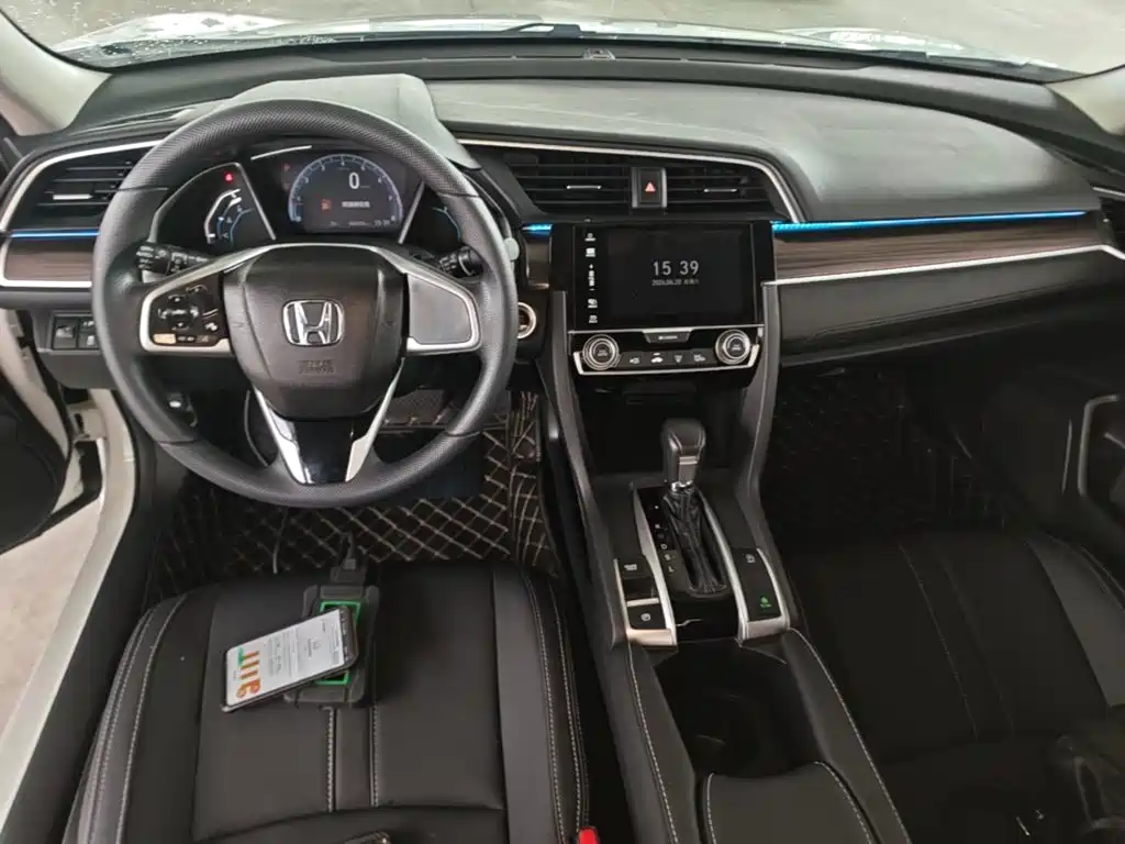 Honda Civic 2020 — фото 10