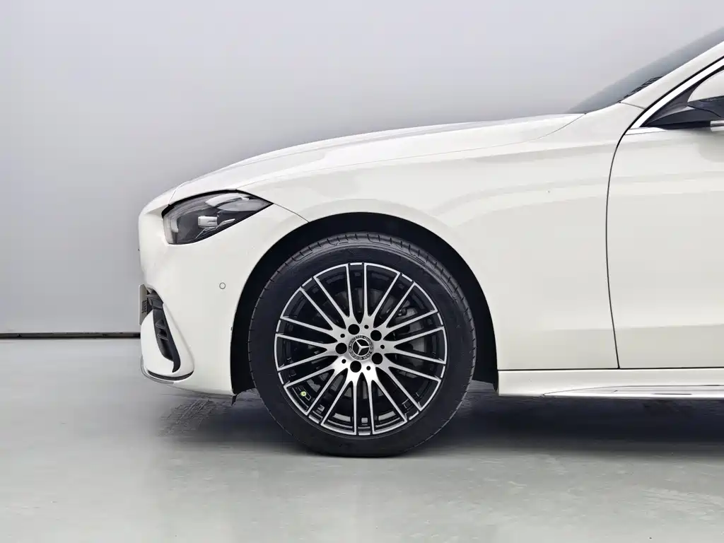 Mercedes-Benz C-Class 2023 — фото 6