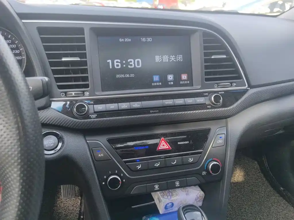 Hyundai Elantra 2019 — фото 10