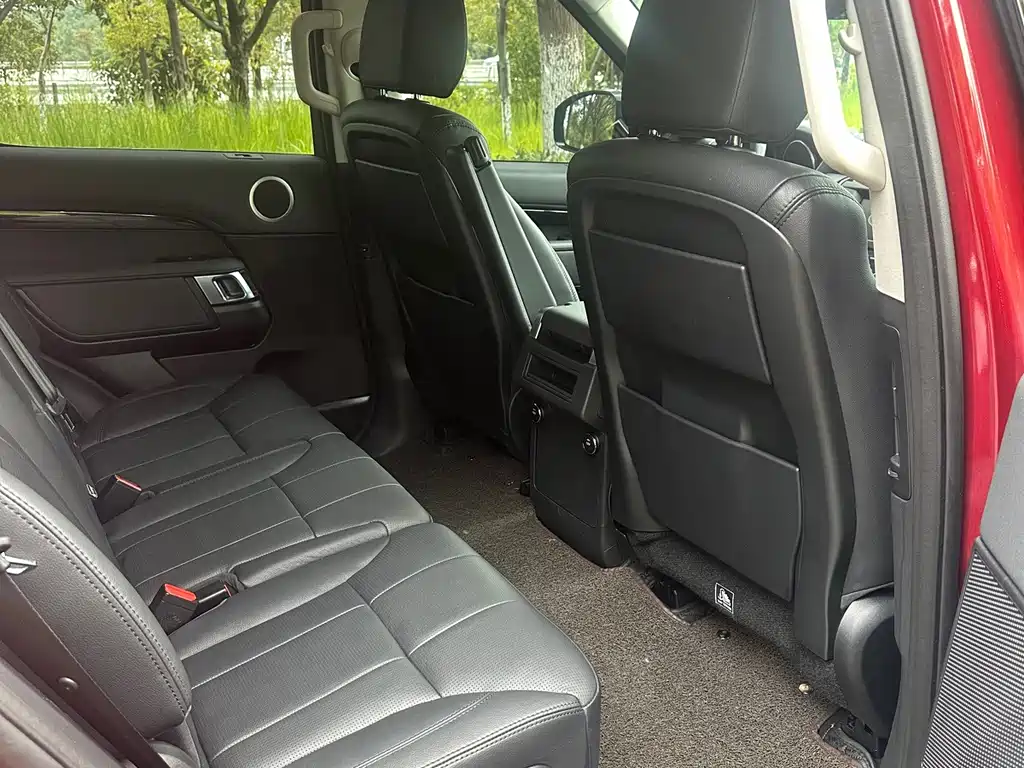 Land Rover Discovery 2018 — фото 19