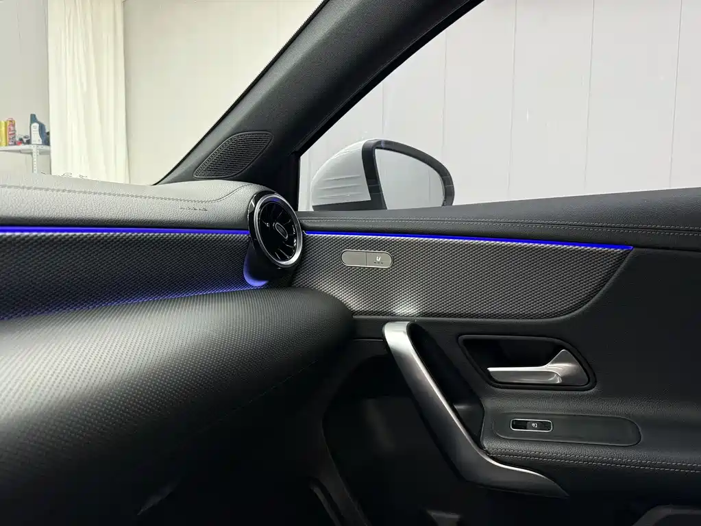 Mercedes-Benz A-Class 2022 — фото 14