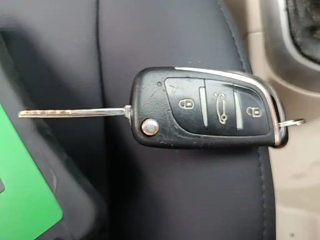 Hyundai Verna 2015 — фото 9