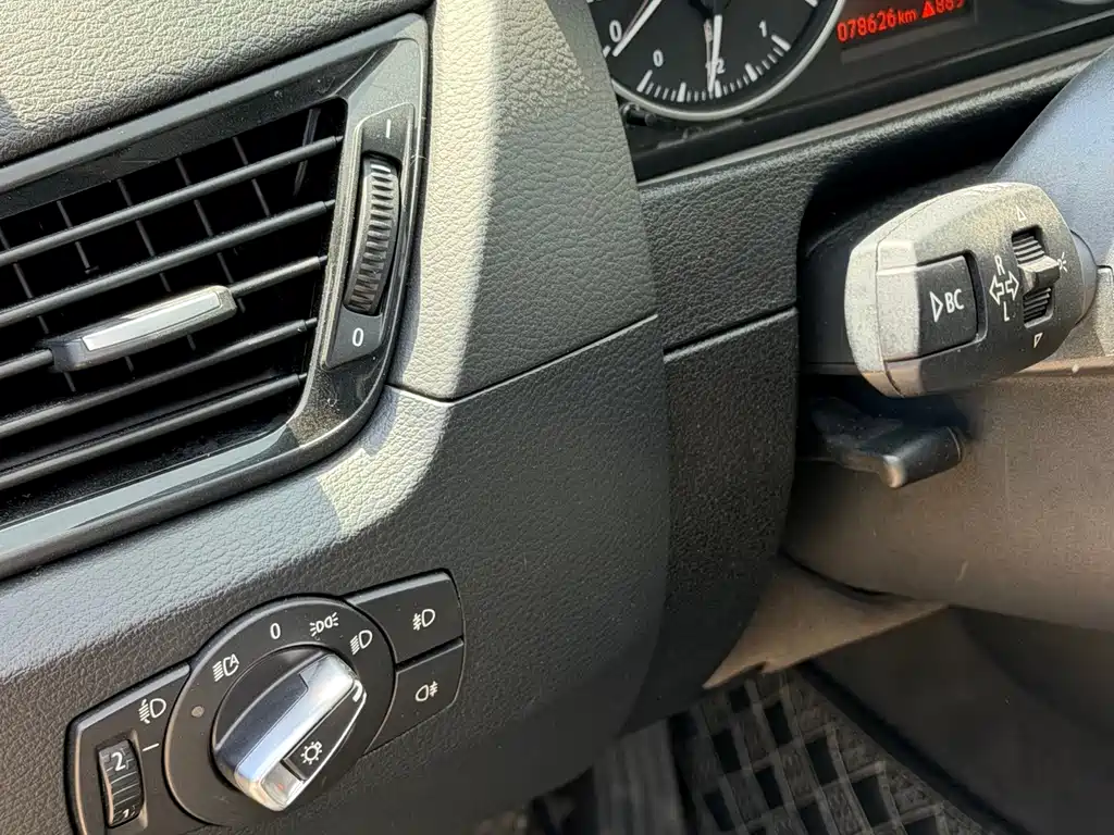 BMW X1 2014 — фото 12