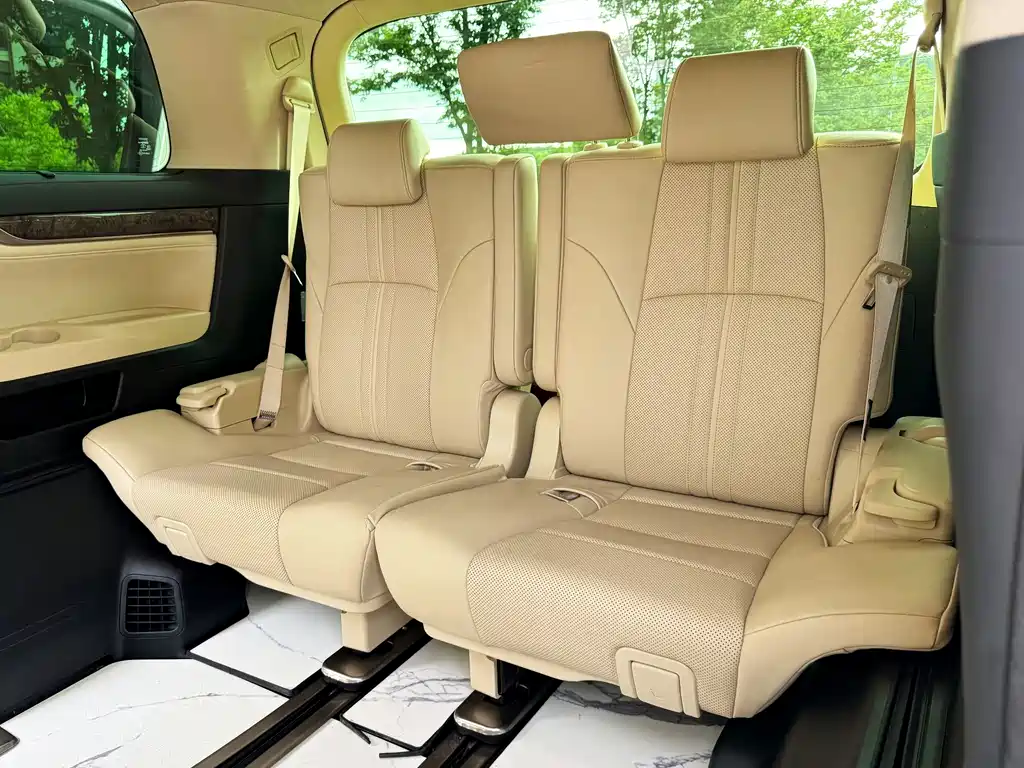 Toyota Vellfire 2022 — фото 18