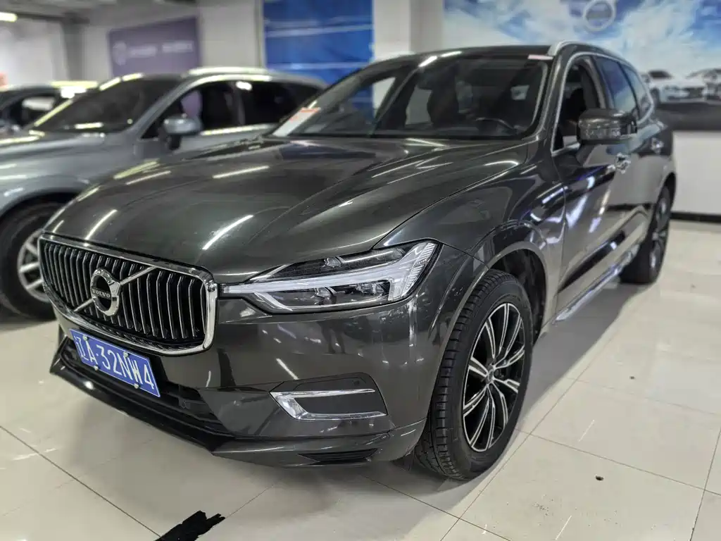 Volvo XC60 2019 — фото 1