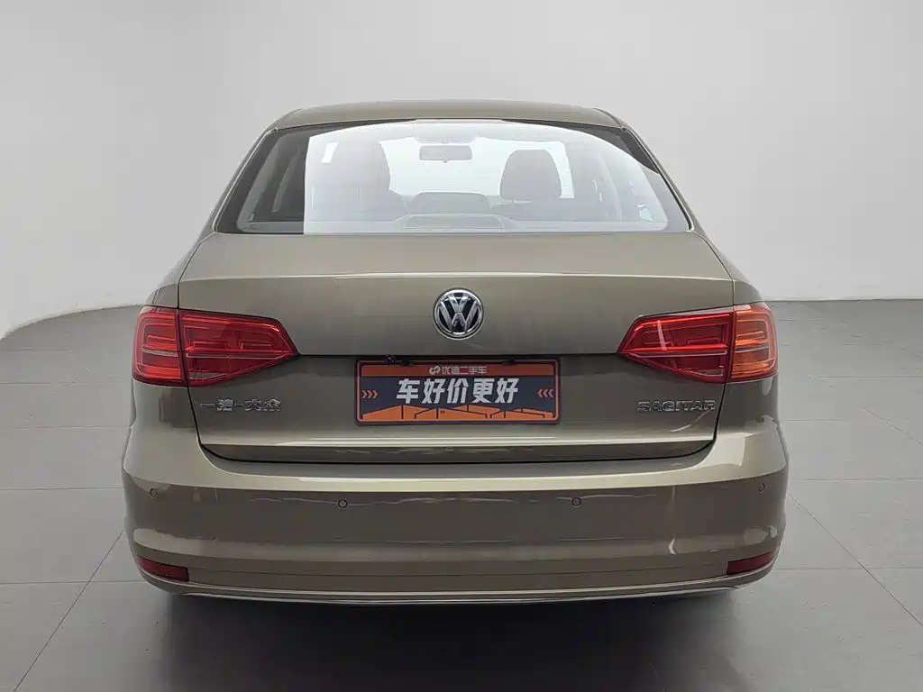 Volkswagen Sagitar 2016