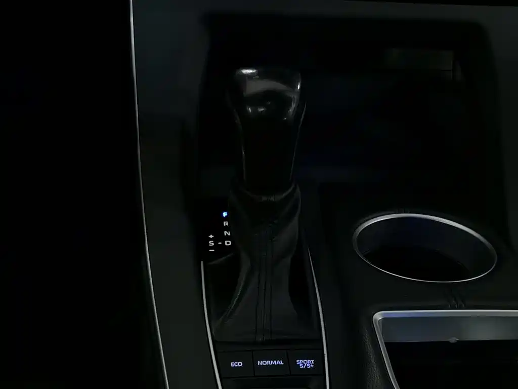 Toyota Avalon 2022 — фото 13