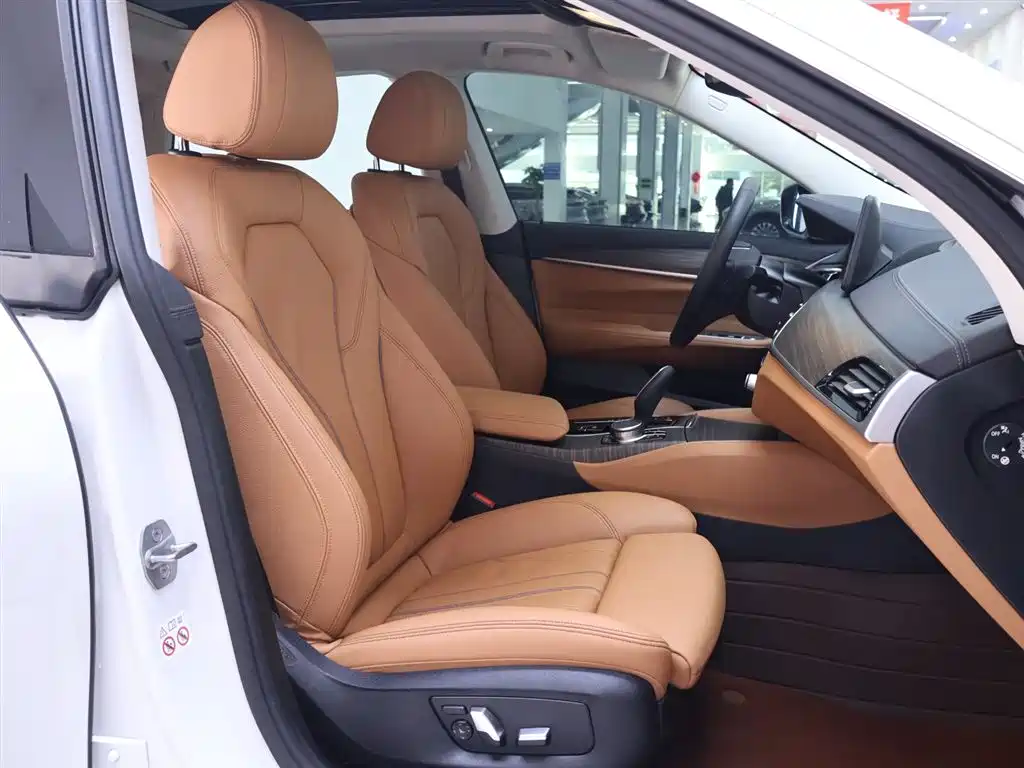 BMW 6 Series GT 2023 — фото 20