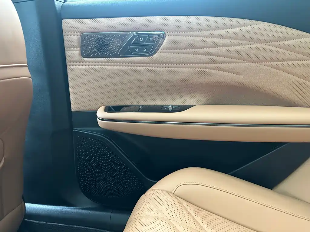 Geely Galaxy Starshine 8 2025 — фото 11