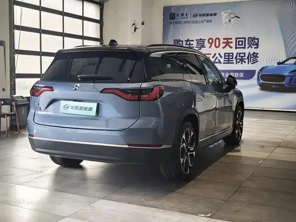 NIO ES8 2021