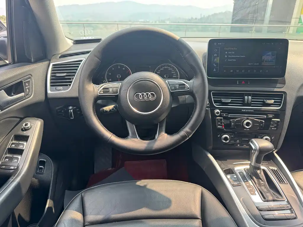 Audi Q5 2015 — фото 9