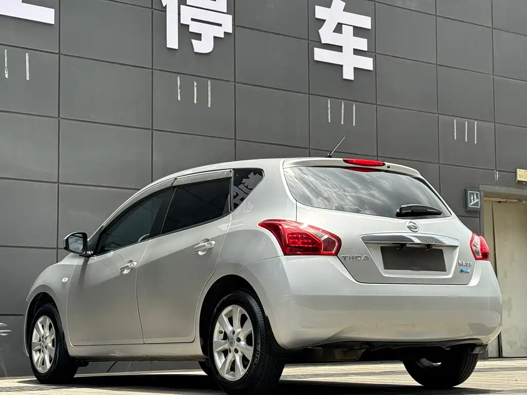 Nissan Tiida 2011 — фото 26