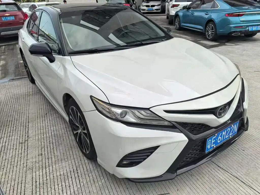 Toyota Camry 2021 — фото 6