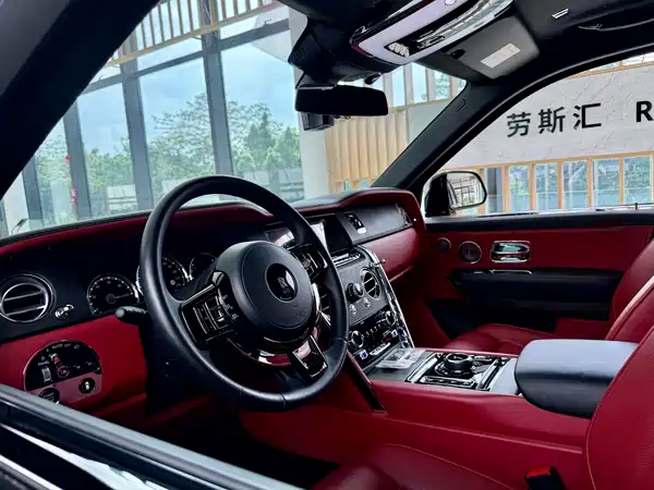 Rolls-Royce Cullinan 2021