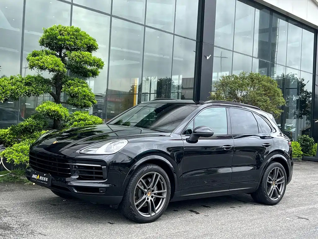 Porsche Cayenne 2022 — фото 1