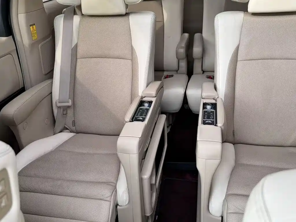 Toyota Alphard 2014 — фото 13