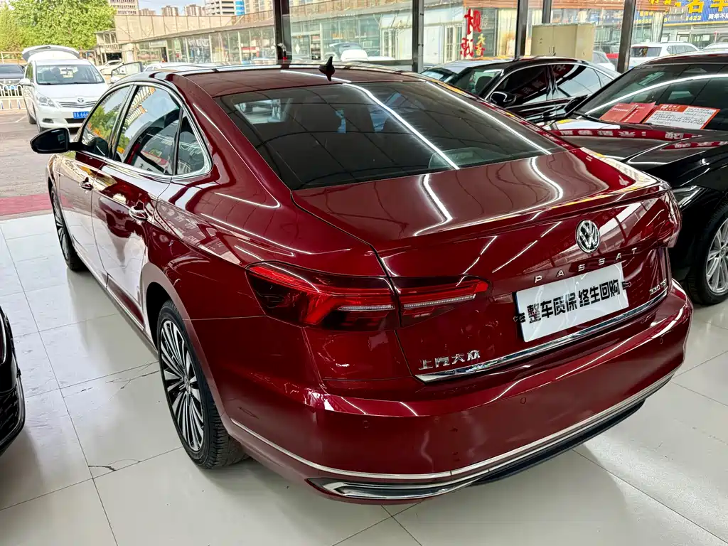 Volkswagen Passat 2019 — фото 13