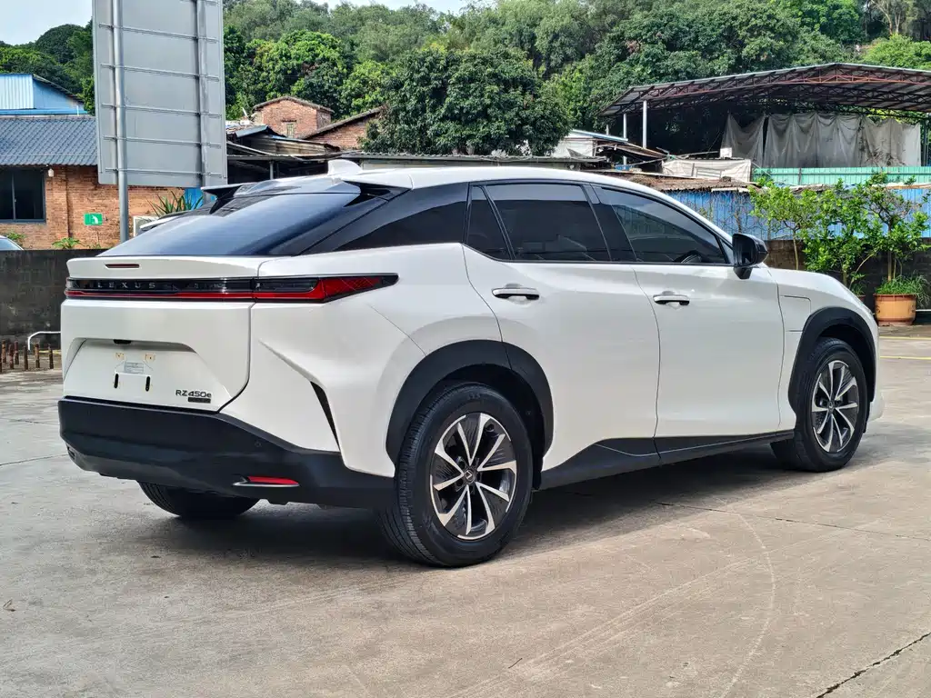 Lexus RZ 2023 — фото 4