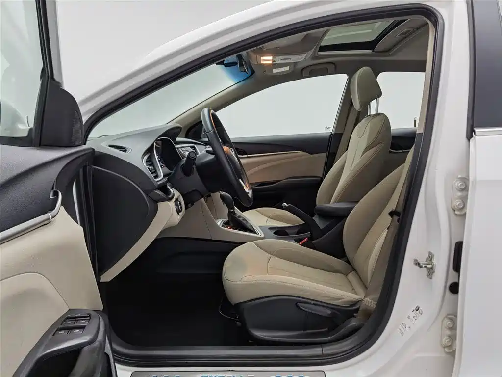 Buick Excelle 2015 — фото 10
