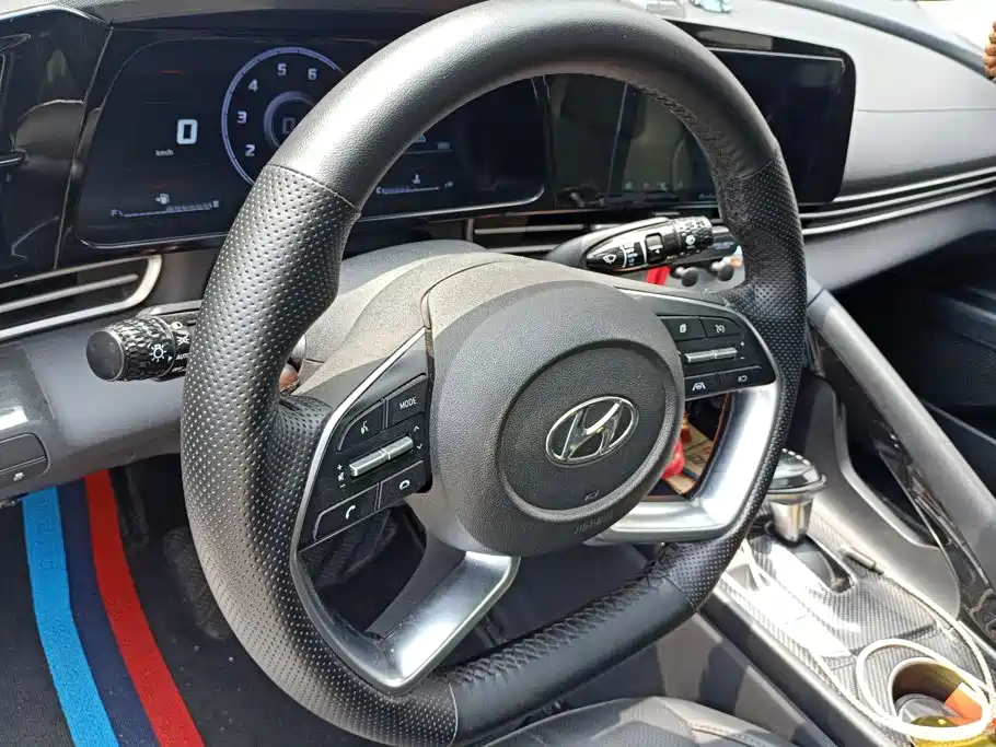 Hyundai Elantra 2021 — фото 15