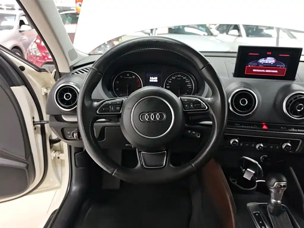 Audi A3 2015 — фото 11