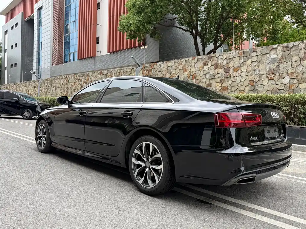 Audi A6L 2018 — фото 22