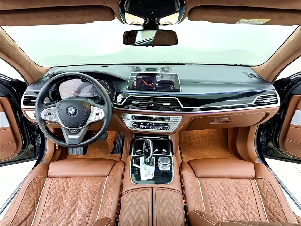BMW 7 Series 2021 — фото 12