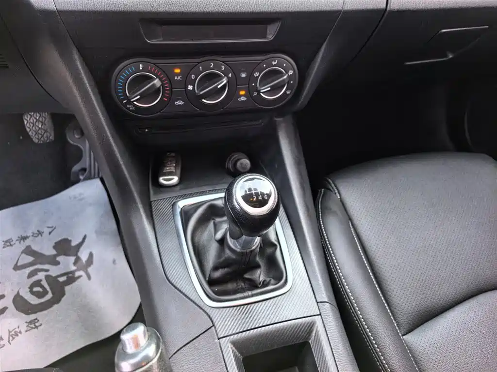 Mazda 3 Axela 2015 — фото 16