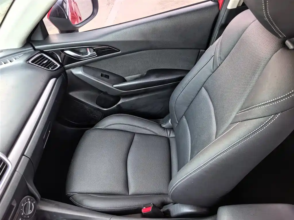 Mazda 3 Axela 2015 — фото 13