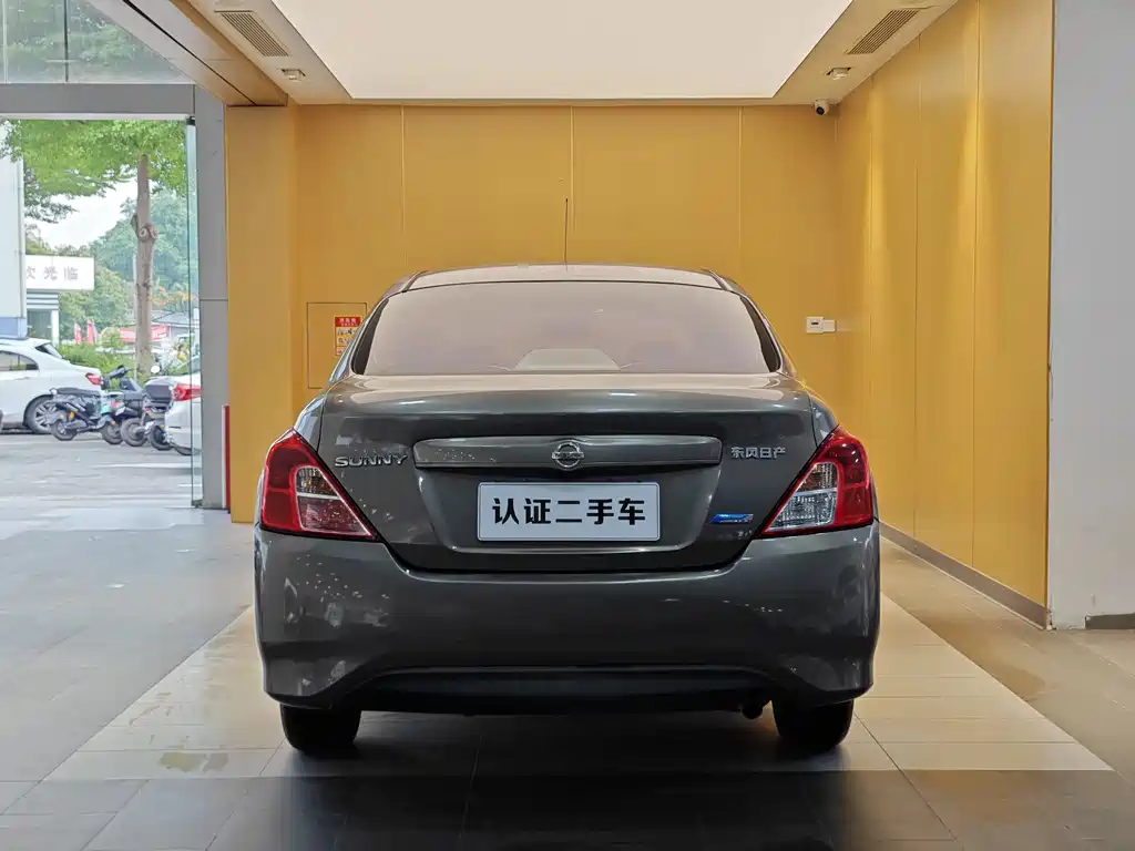 Nissan Sunny 2016 — фото 27