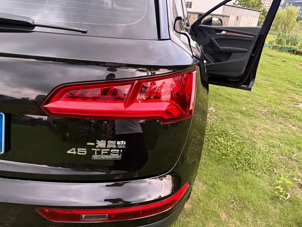 Audi Q5L 2019 — фото 16