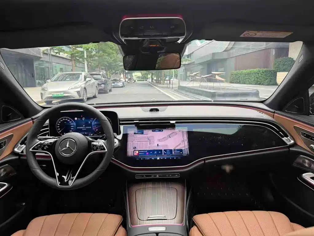 Mercedes-Benz E-Class 2025 — фото 14