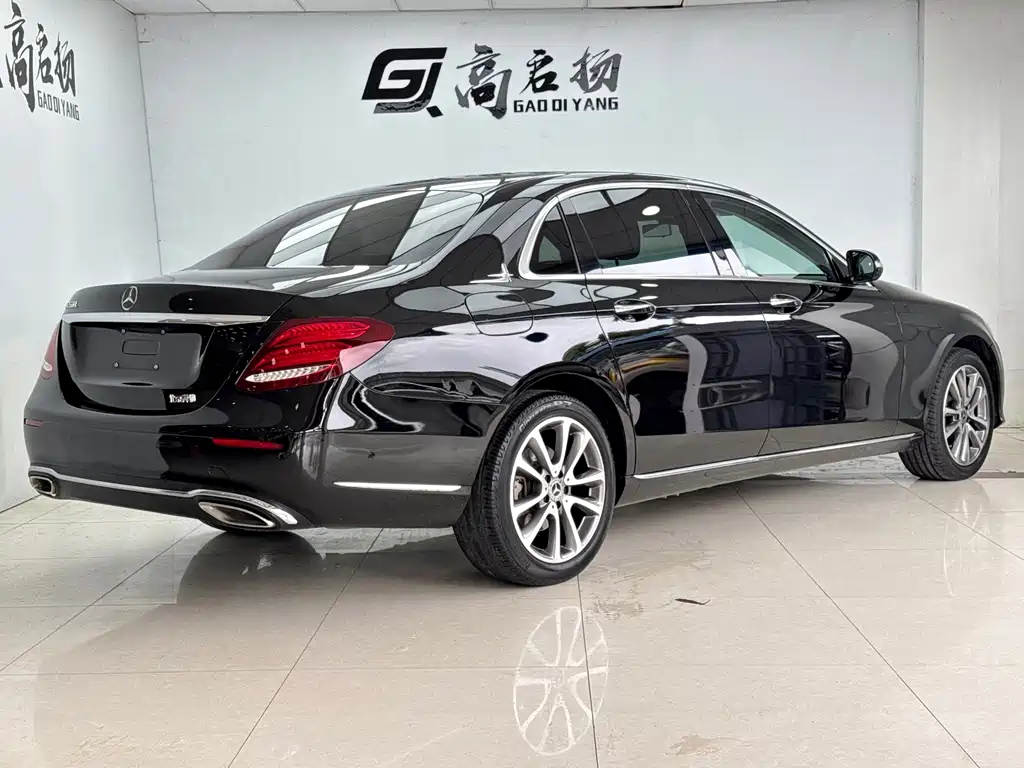 Mercedes-Benz E-Class 2019 — фото 24